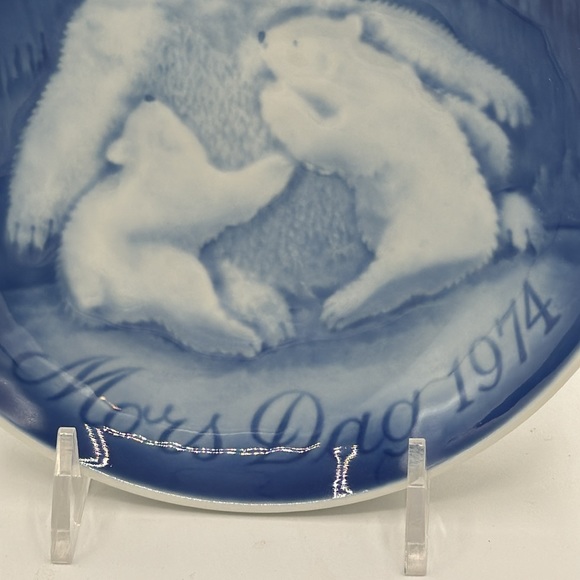 Bing and Grondahl Mother’s Day Plate 1974 - Picture 2 of 4